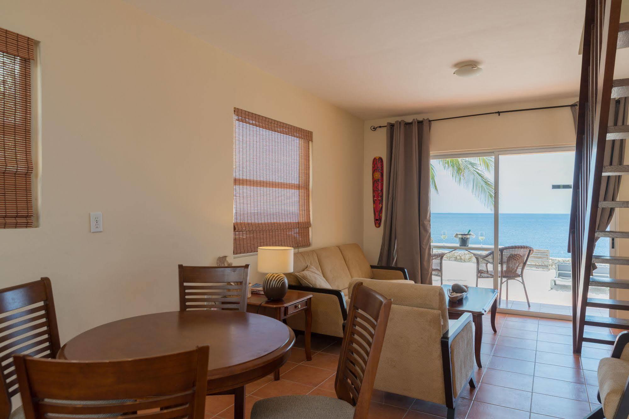Lagun Blou Dive And Beach Resort Eksteriør bilde